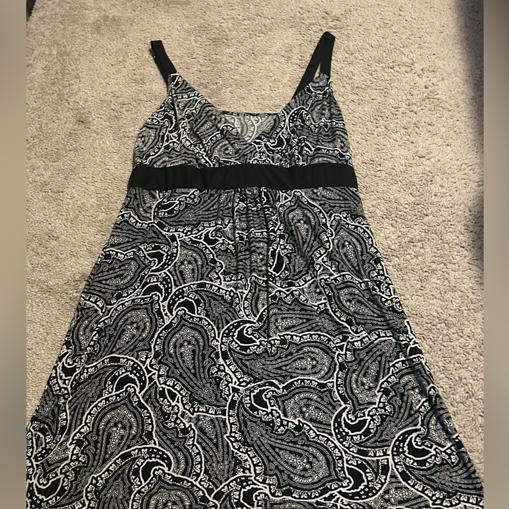 Dress - Picture 2 of 3